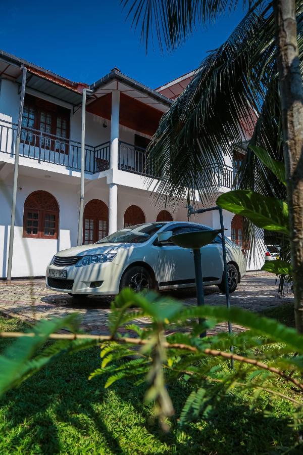 Lakeside Villa Anuradhapura Exterior foto